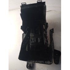 Підставка під акумулятор оригінал VW Tiguan 1K0915325B