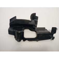 Дефлектор радиатора правый Toyota RAV4 16691-36090 Оригинал