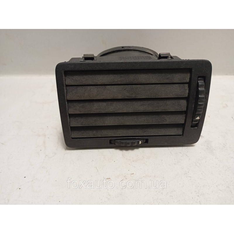 Дефлектор обдува салона оригінал VAG 1u1819701 Skoda Octavia лівий Дефлектор обдува салона оригінал VAG 1u1819701 Skoda Octavia лівий