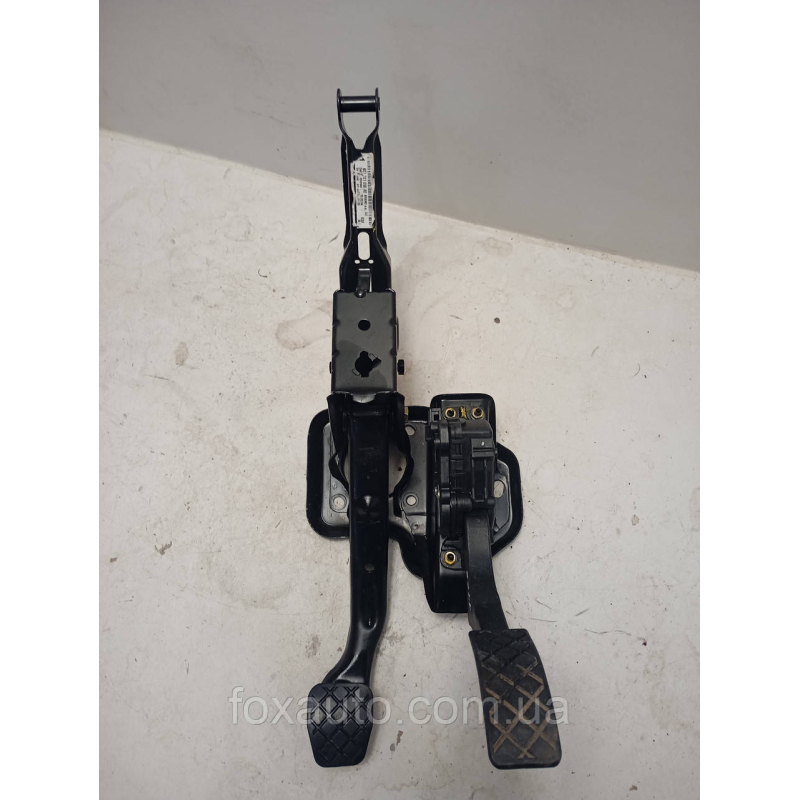 Кронштейн педали тормоза VAG оригінал 6q1721115f Кронштейн педали тормоза VAG оригінал 6q1721115f