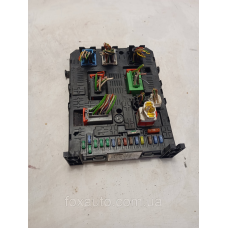Блок запобіжників оригінал  Peugeot/Citroen BSI 967847708001