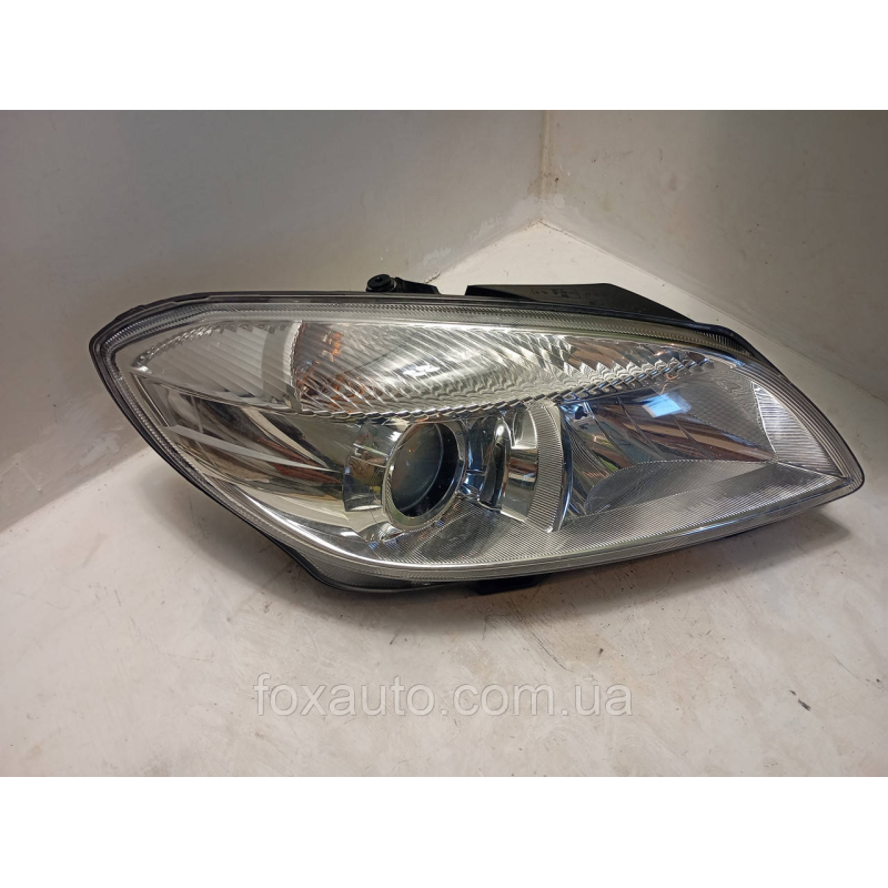 Фара автомобільна права оригінал Skoda Fabia 2 1ZL 010 417-421  (дефект)