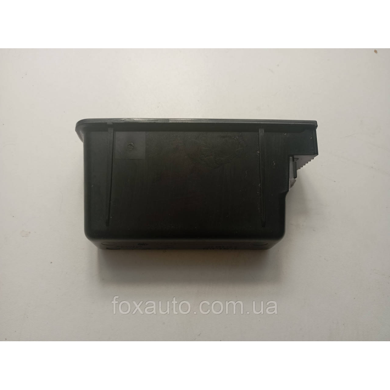 Вставка в попельничку оригінал VAG 3C0863077