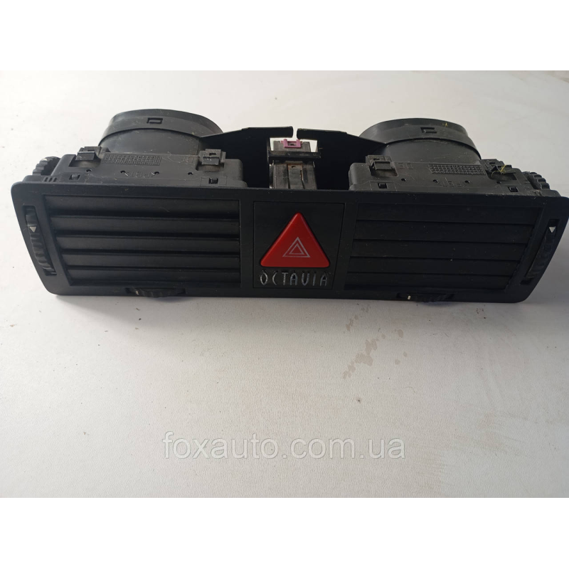 Дифлектор обдува салона оригінал Skoda Octavia 1U0820951 Дифлектор обдува салона оригінал Skoda Octavia 1U0820951